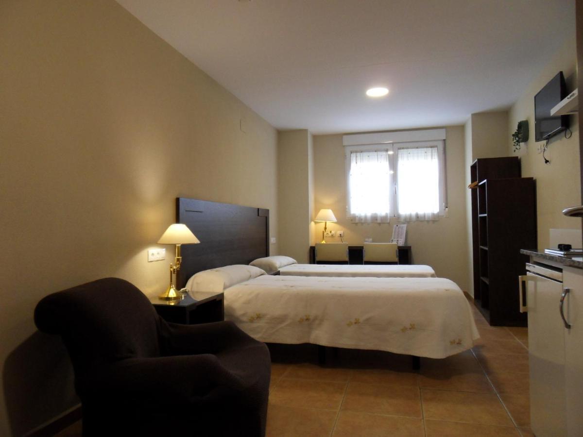 Hostal El Estudio Almansa Buitenkant foto