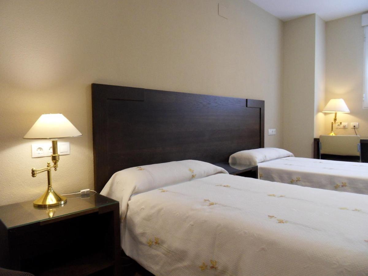 Hostal El Estudio Almansa Buitenkant foto