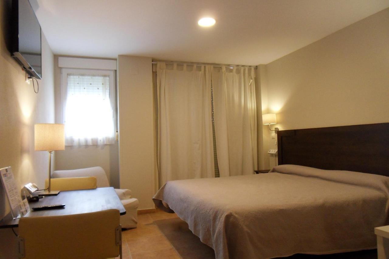 Hostal El Estudio Almansa Buitenkant foto