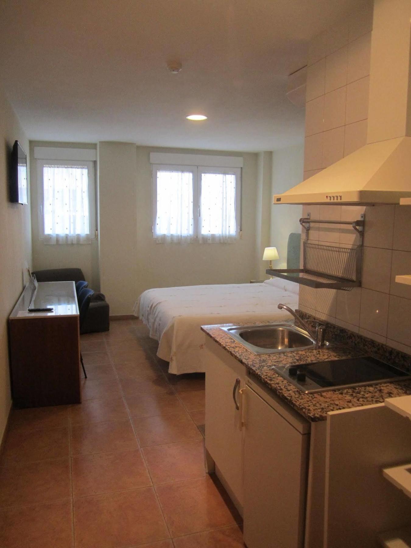 Hostal El Estudio Almansa Buitenkant foto