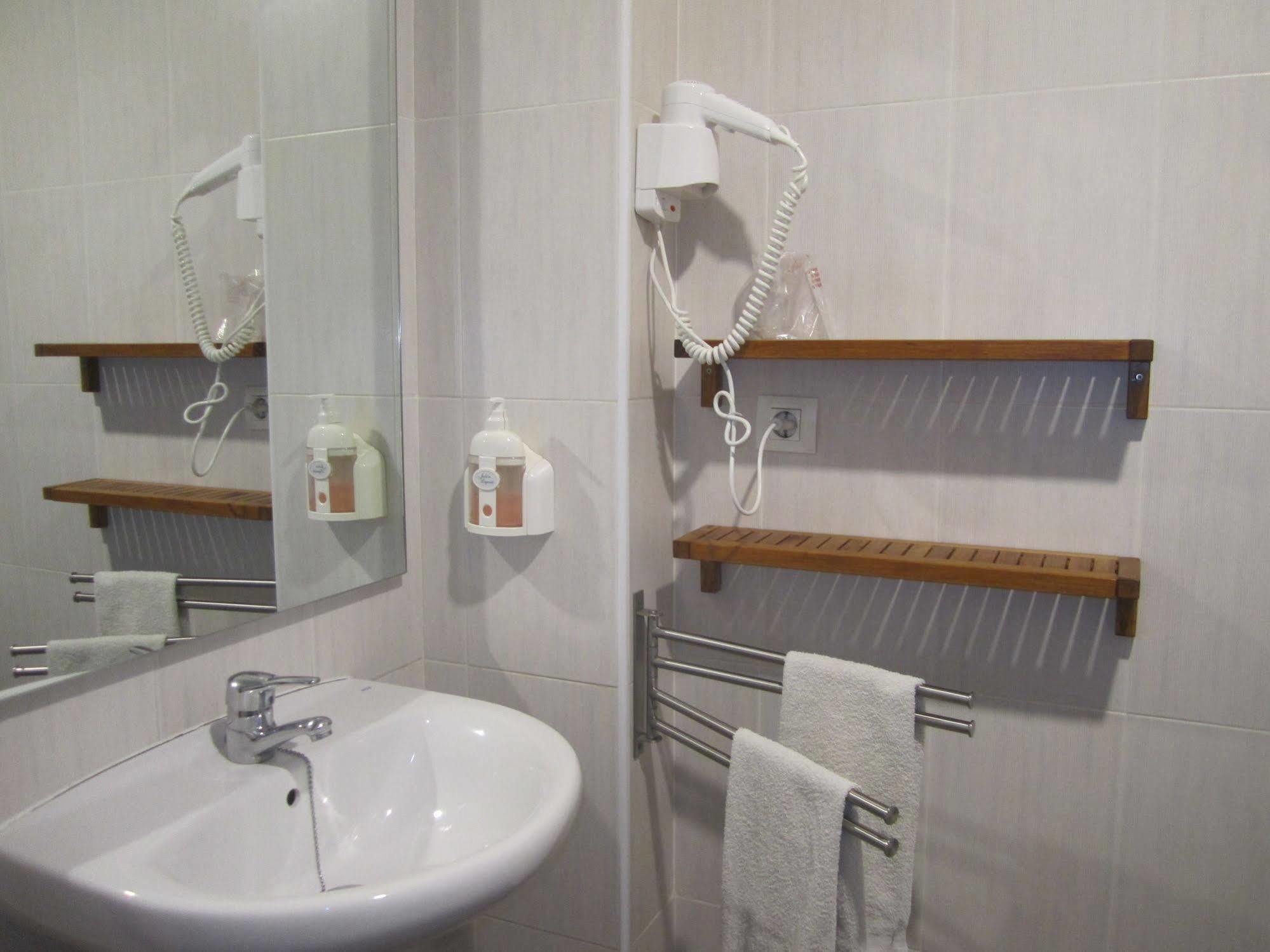 Hostal El Estudio Almansa Buitenkant foto
