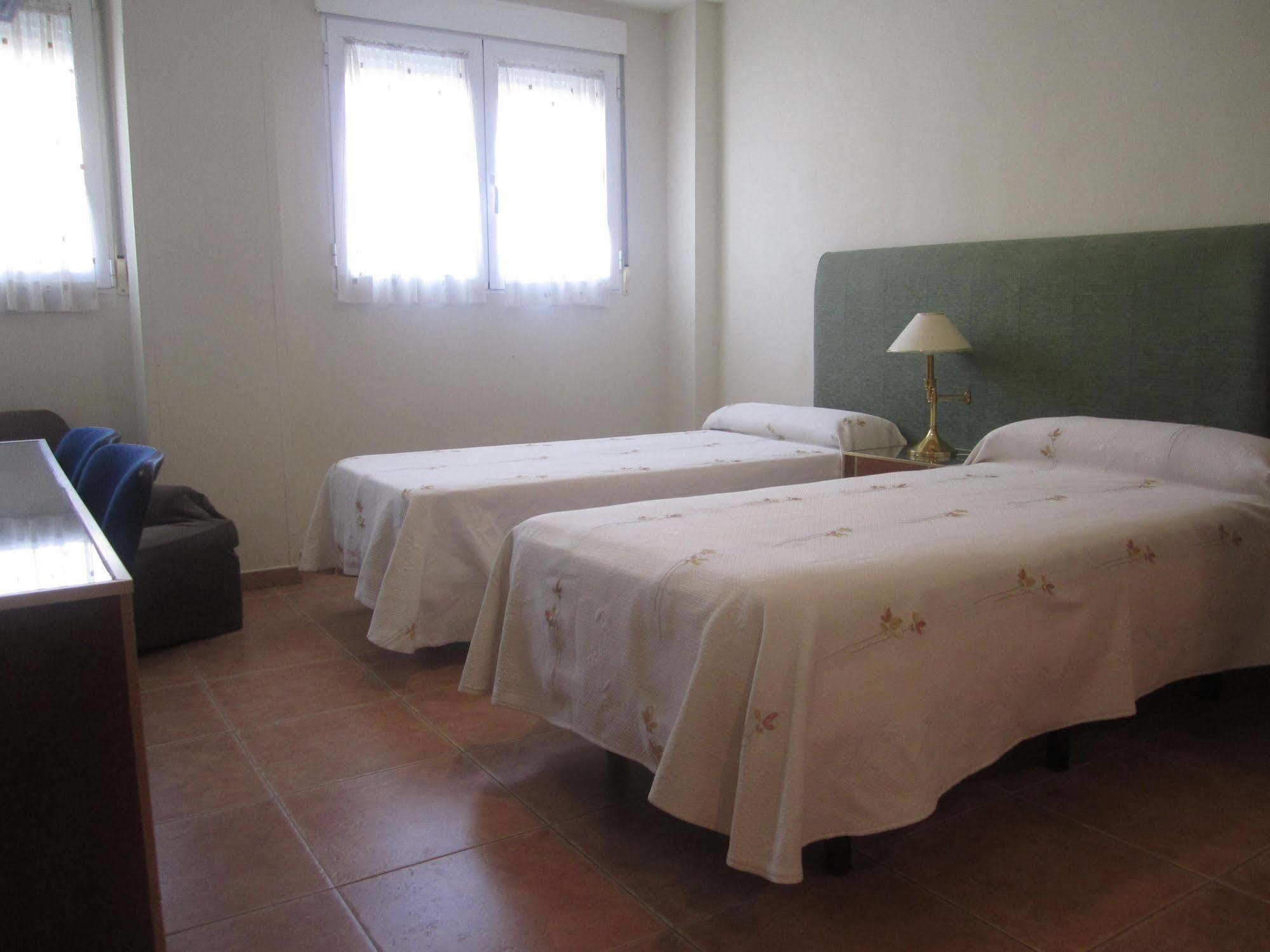 Hostal El Estudio Almansa Buitenkant foto