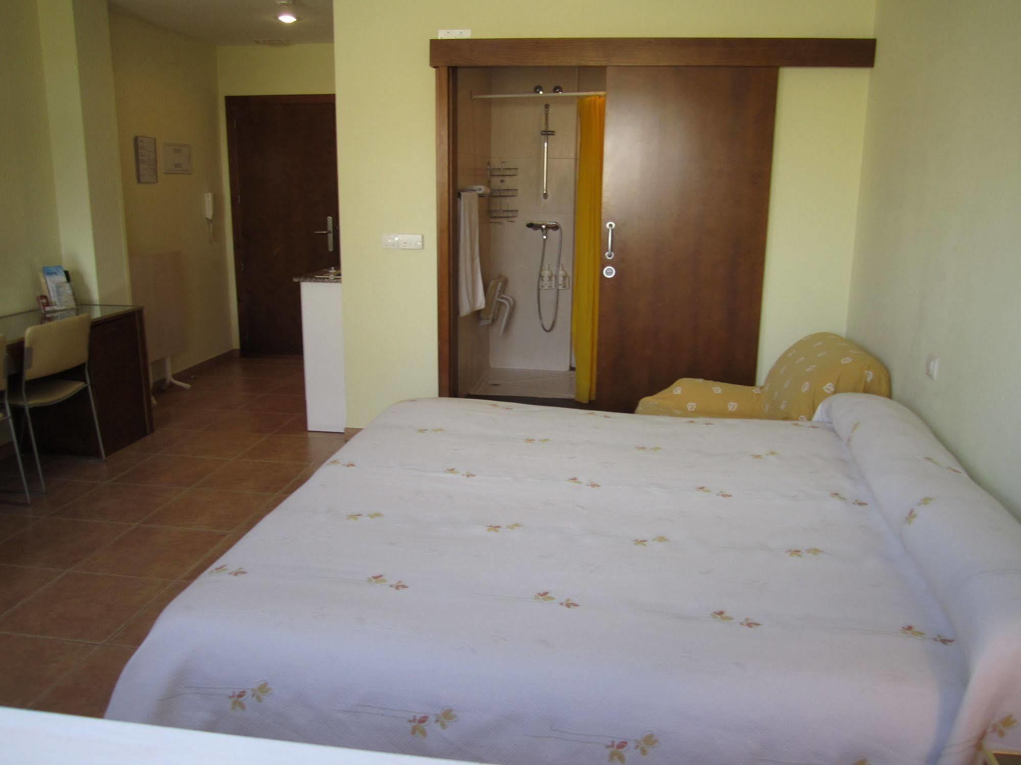 Hostal El Estudio Almansa Buitenkant foto