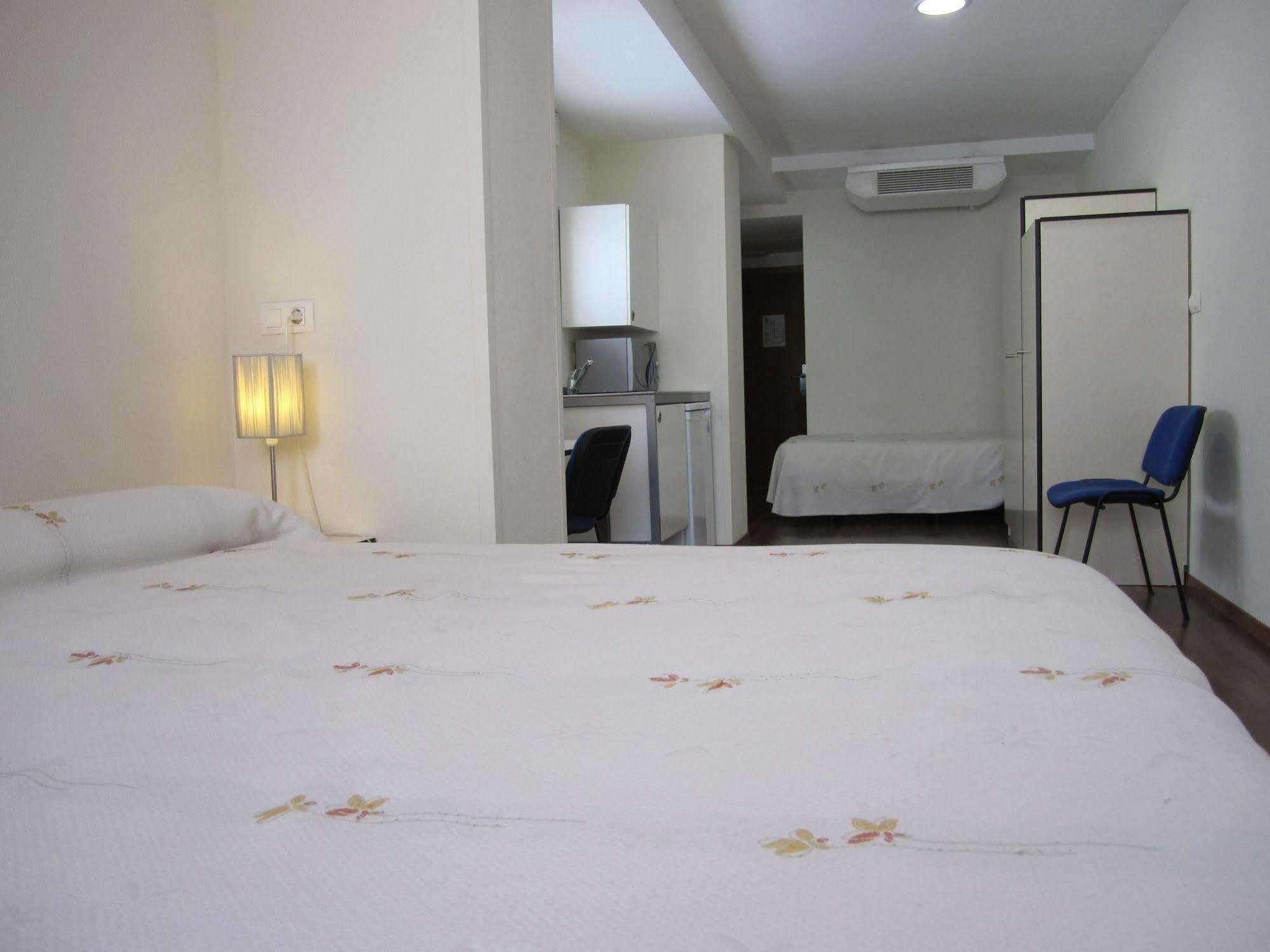 Hostal El Estudio Almansa Buitenkant foto